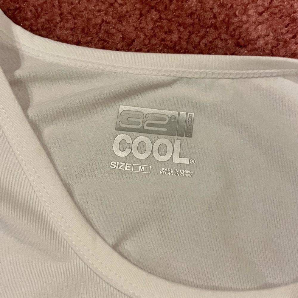 NWT 32 Degrees Top size M - Picture 3 of 3